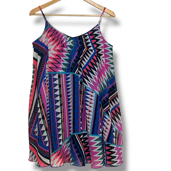 Express Trapeze Swing Dress Sz M Geometric‎ Aztec Print Colorful Vacation Resort - Picture 2 of 8